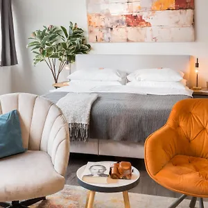 Urban Island I Riverside Apartman