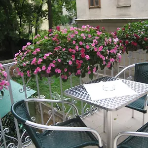 Hotel Ani-falstaff, Viena