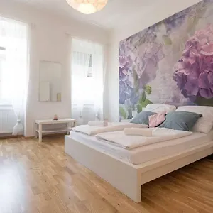  Apartament Spacious Station