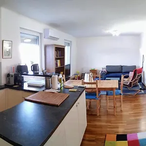 Family-friendly Flat With Balcony Appartement